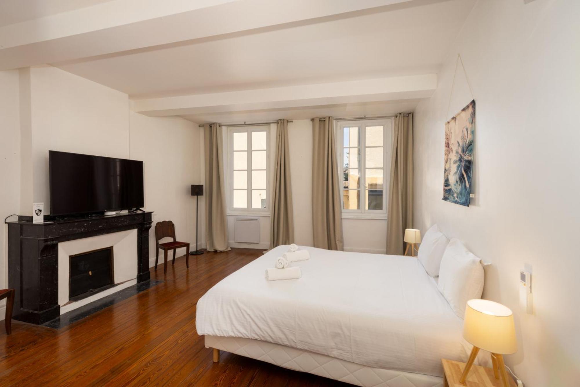 Le Grand Authentique Apartment Carcassonne Bagian luar foto